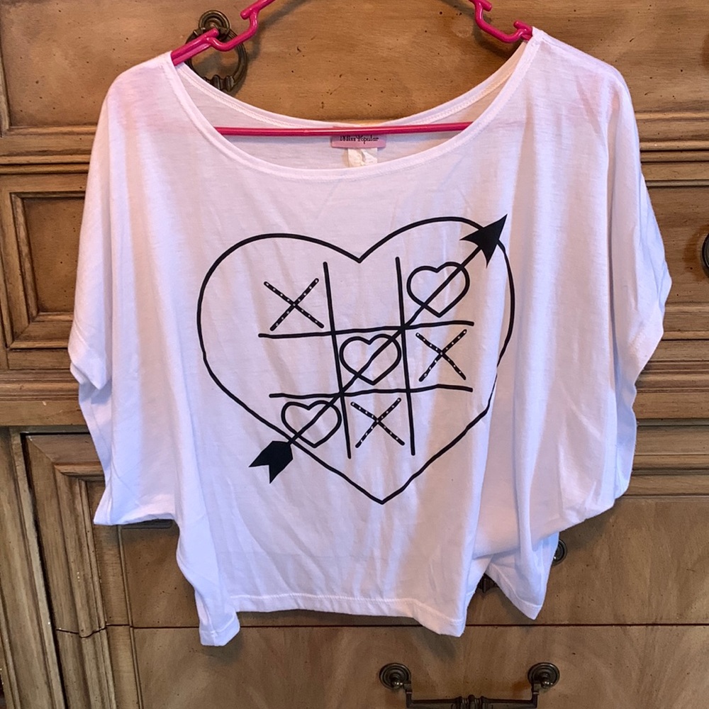 White graphic tee